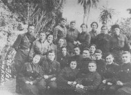 Группа медсанбата 394-й стрелковой дивизии перед выходом на Марухский перевал. 1942 год.  Государственный архив Ставропольского края. 1-5894.